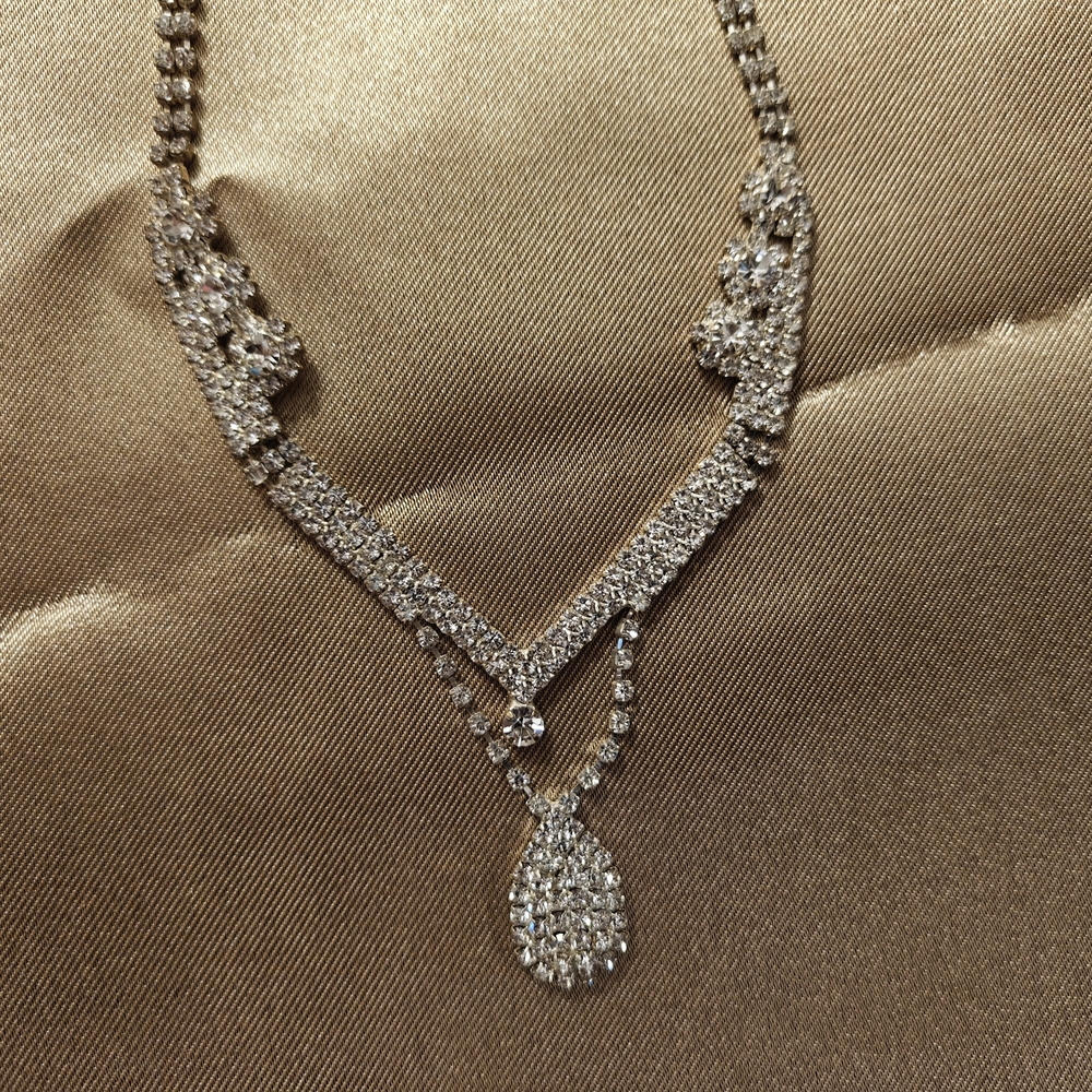 Elegant Silver Rhinestone Bib Necklace